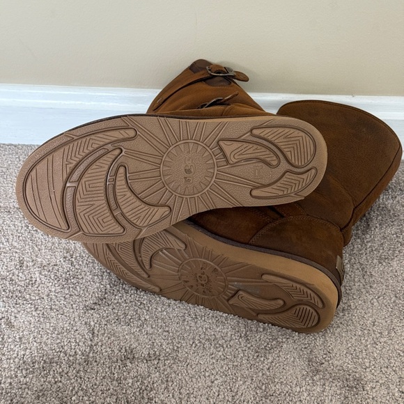 UGG Cream Shearling Lined Boots - Picture 6 of 6